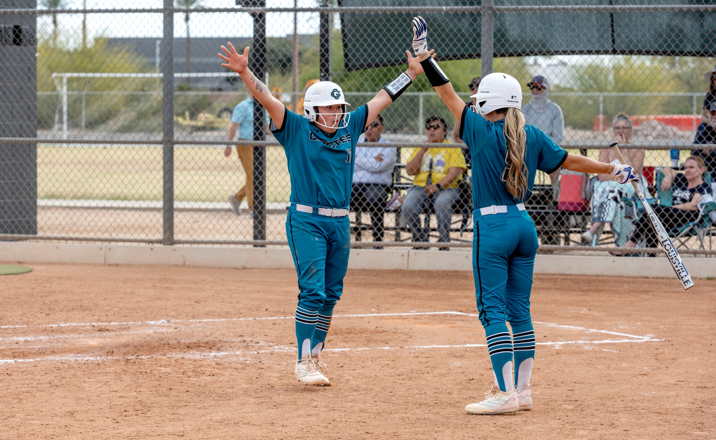 Coyotes win 2 conference games